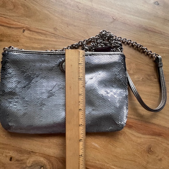 Vintage Coach bag, silver sequins, burgundy interior and patent leather hang tag - Picture 10 of 14